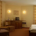 Ritschlay מלון 3*